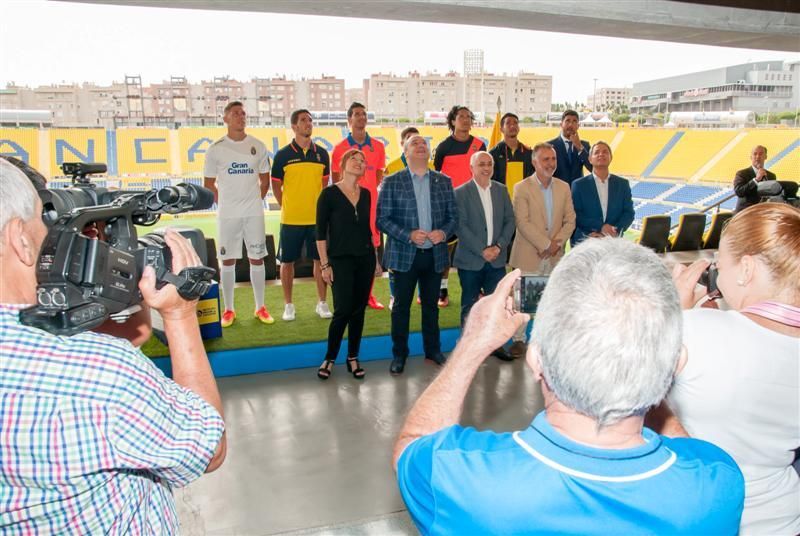 Presentación de las camisetas de la UD Las Palmas