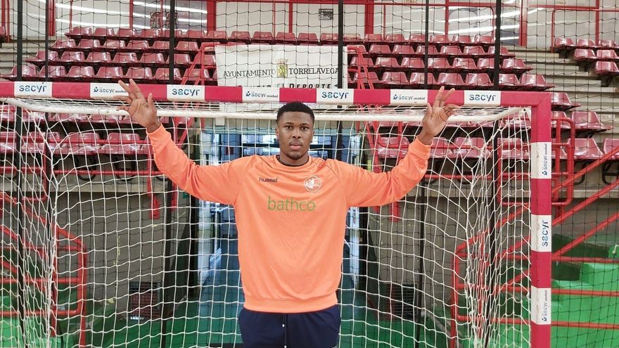 Elcio Carvalho completará la portería del Ángel Ximénez