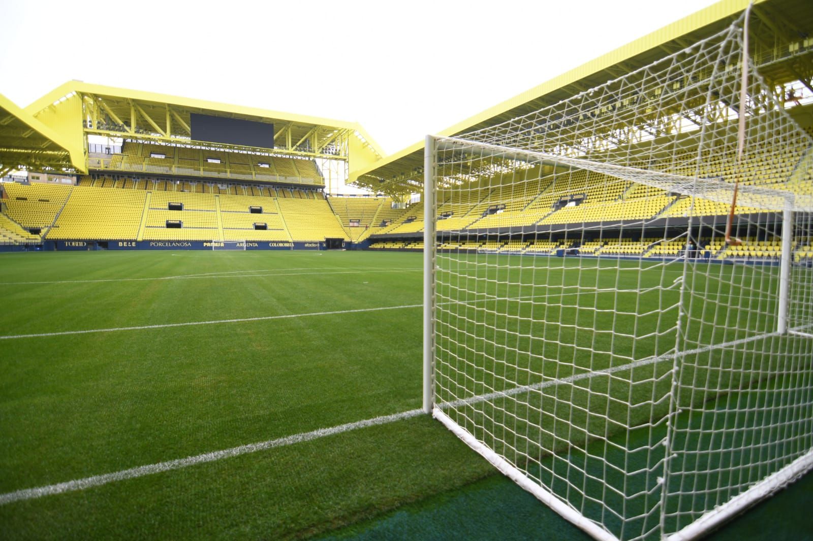 Así ha sido el reencuentro de la plantilla del Villarreal con el 'nuevo' Estadio de la Cerámica