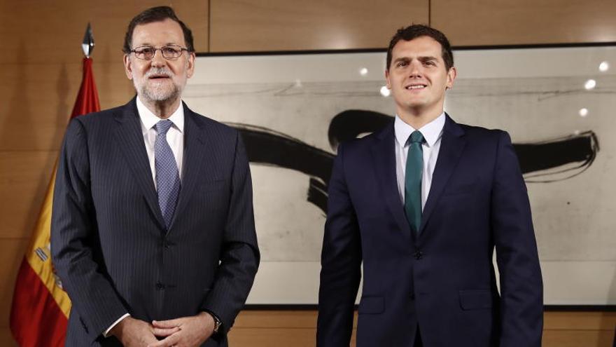 Rajoy y Rivera retomarán la próxima semana las negociaciones.