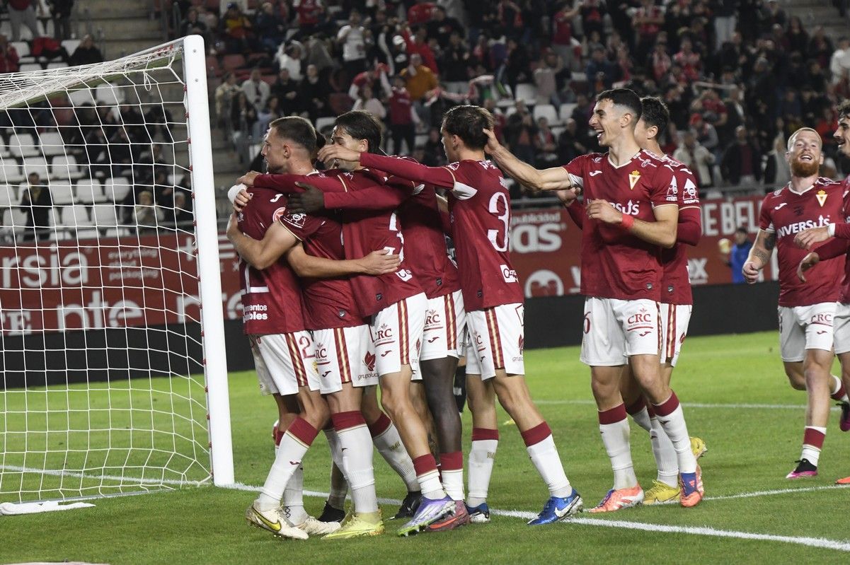 Revive la victoria del Real Murcia frente al Alcorcón, en imágenes