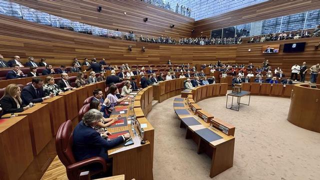 Sesión Constitutiva de las Cortes regionales del pasado mes de abril. | LETICIA PÉREZ / ICAL