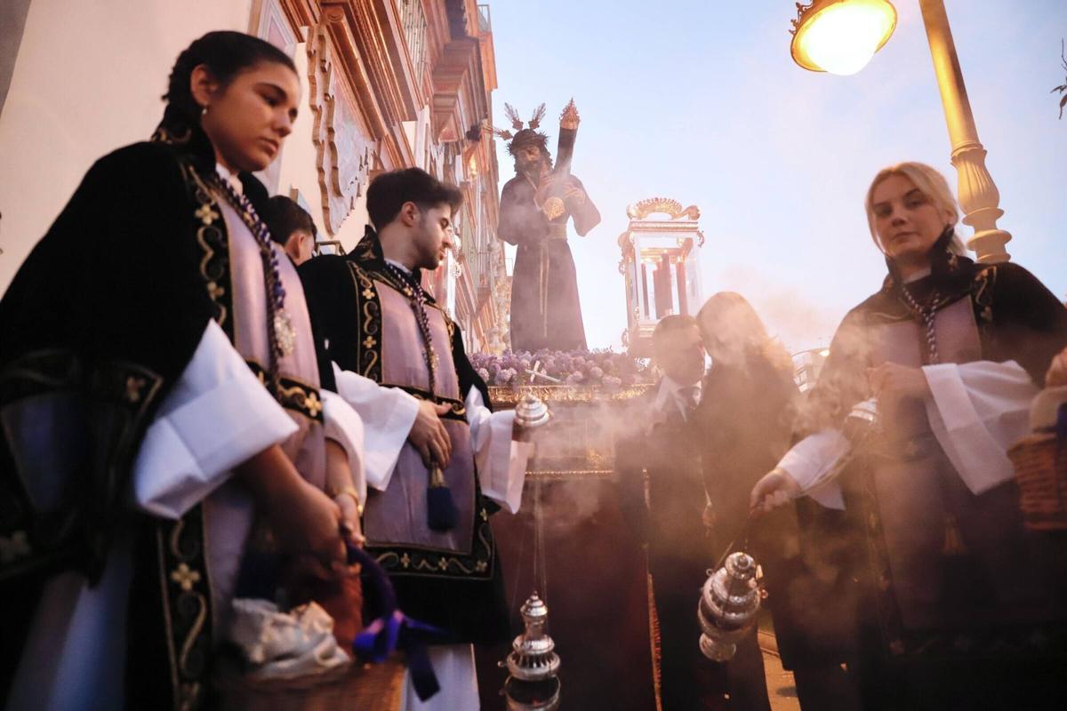 El vía crucis de la Quinta Angustia en Córdoba, en imágenes El vía crucis de la Quinta Angustia en Córdoba, en imágenes