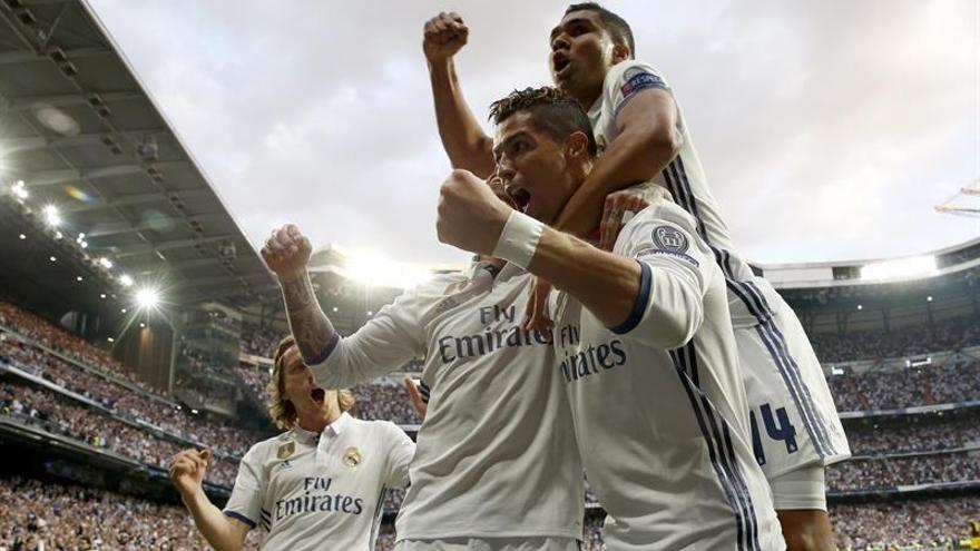 Tres goles de Cristiano acercan al Real Madrid a la final (3-0)