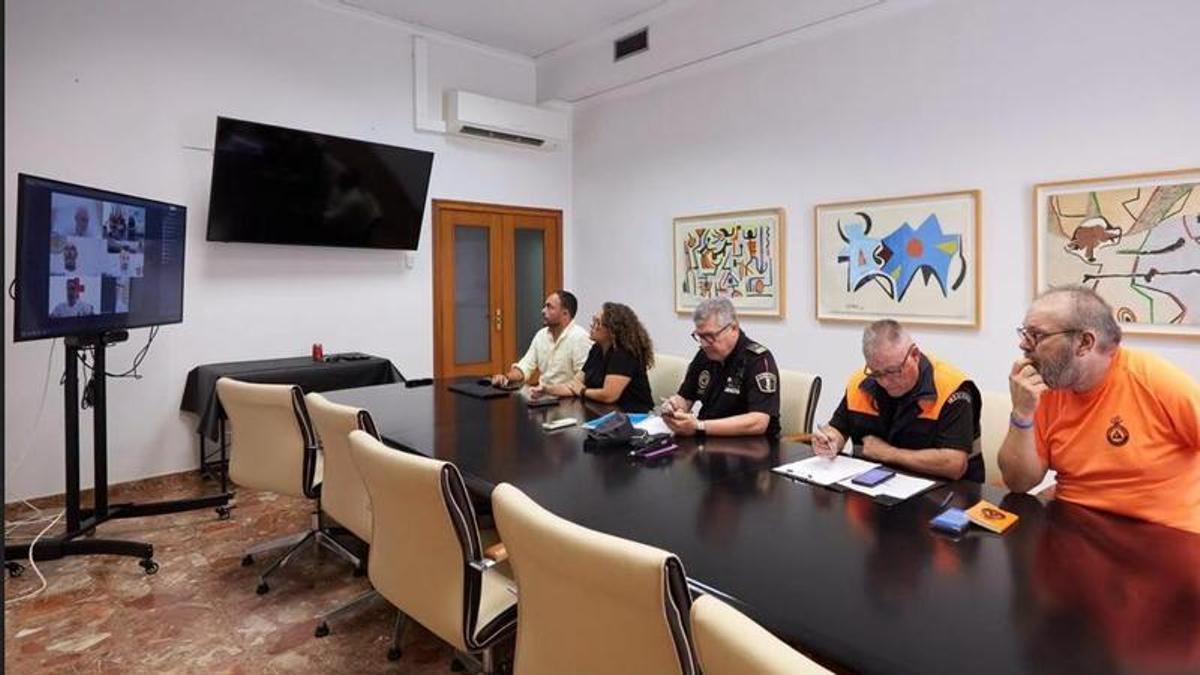 Gandia activa el Cecopal tras la alerta naranja por lluvias y tormentas.