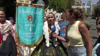 Alegría desbordada en el desfile de la entrega de premios de estas Hogueras