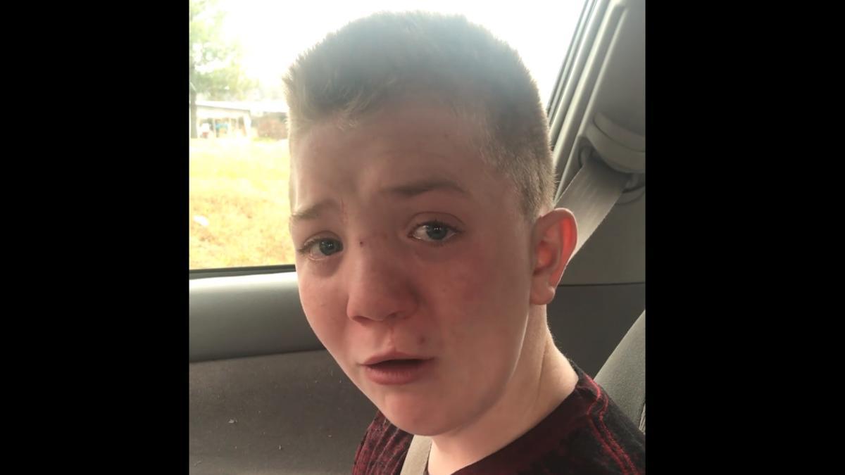 Keaton Jones durante su alegato contra el acoso.