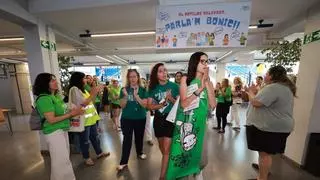 Aplauso reivindicativo en el regreso a las aulas del IES Matilde Salvador