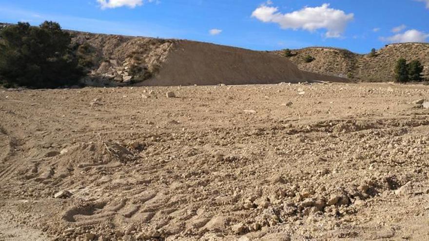 Los terrenos han sido allanados, eliminando terrazas, linderos y toda la vegetación autóctona.