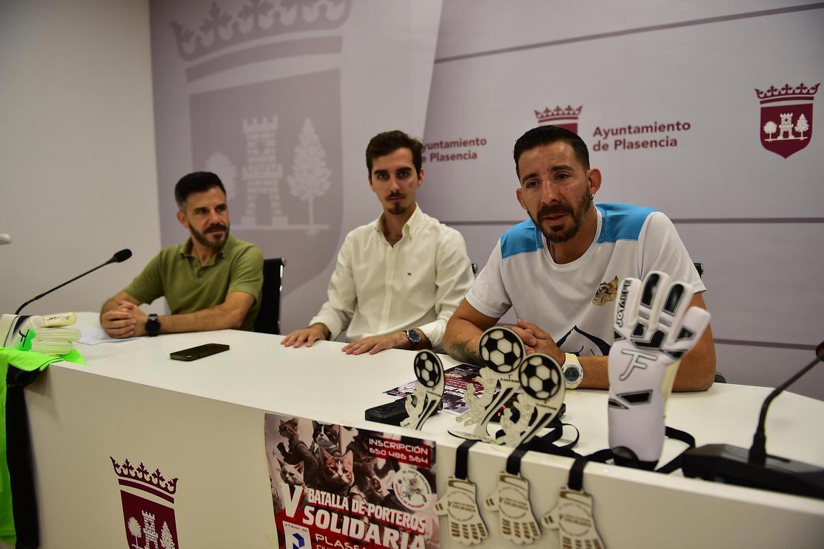 Presentación de la batalla de porteros en Plasencia a favor de Placeat.