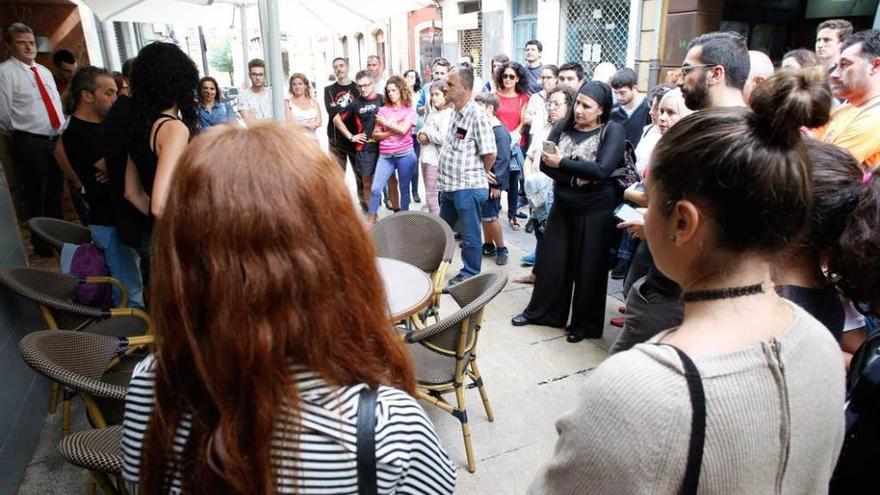 Medio centenar de personas participa en un maratón de fotos &quot;de película&quot;