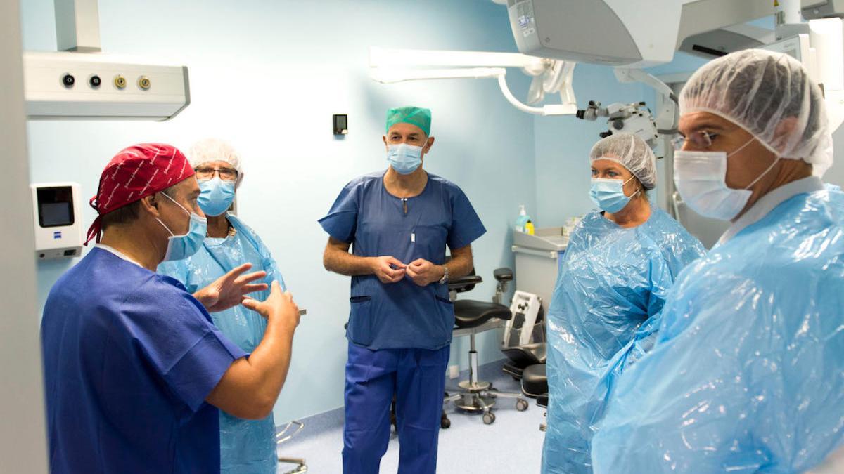 La consellera ha visitado esta mañana el hospital de Son Llàtzer.