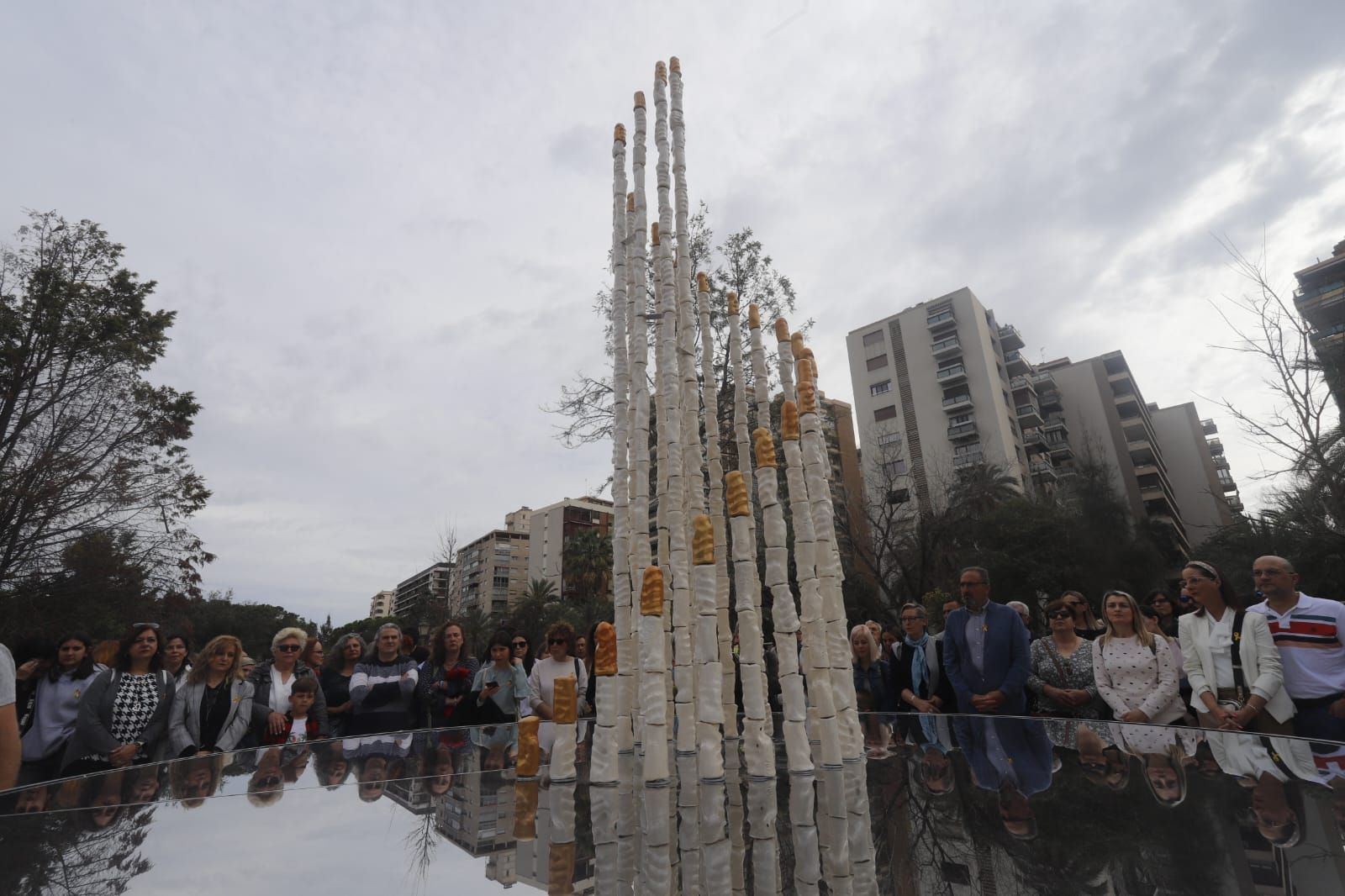 València dedica un monumento a los menores fallecidos por cáncer