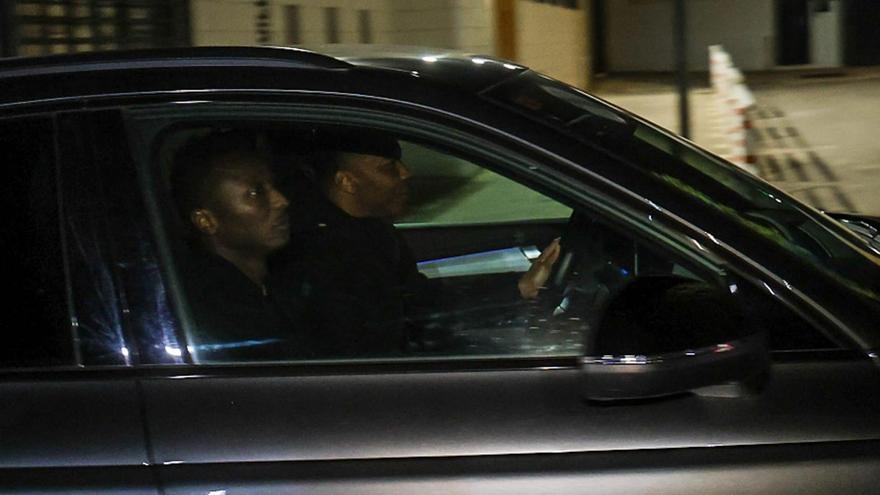 Umar Sadiq en la ciudad deportiva de Paterna