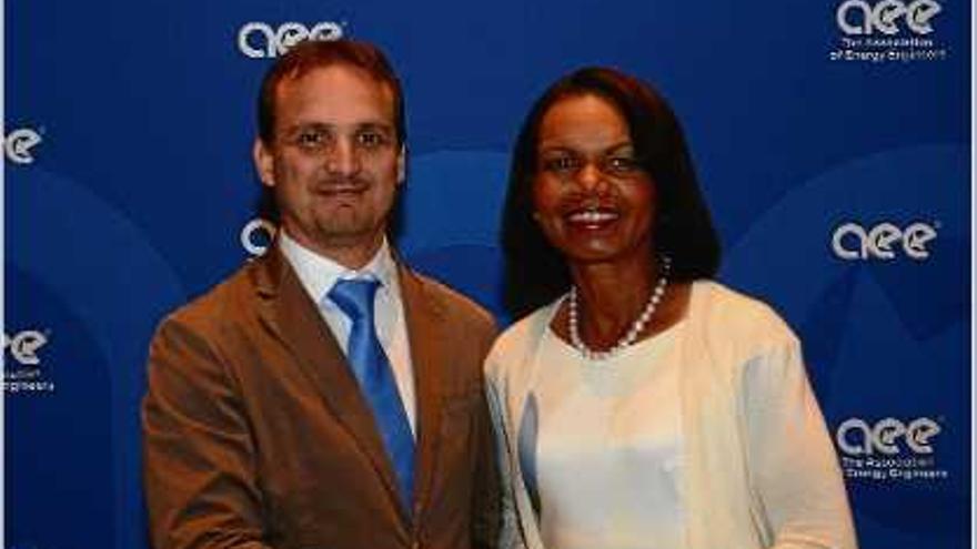 Marc Masó amb l&#039;exsecretària d&#039;estat dels EUA, Condolezza Rice, durant el congrés celebrat a Orlando.