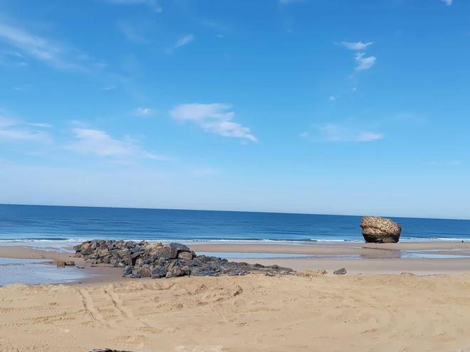 FOTOGALERÍA | Primer fin de semana de visitantes en Matalascañas y primeros riesgos