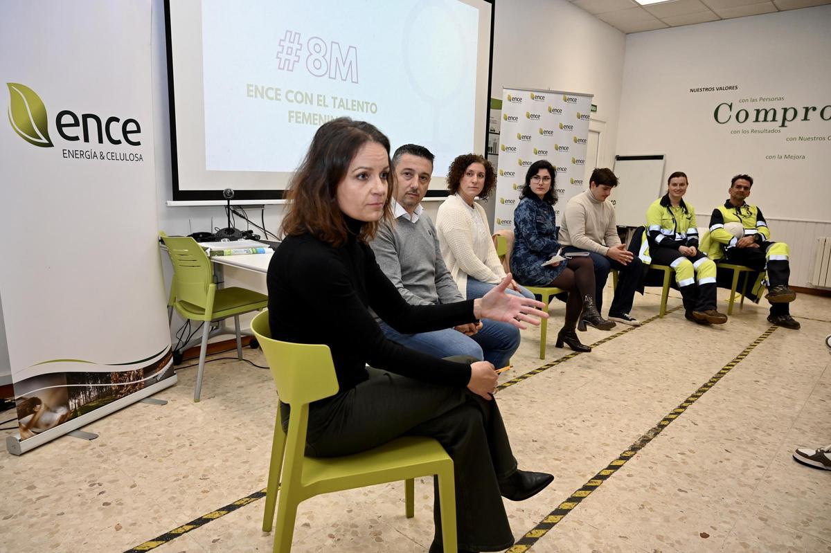 De Izq. a Dcha.: Teresa González, Roberto Manteiga, Eva Lago, Carla Mañas, Pablo Teijeira, Cristina Reino y Eduardo Chorén.