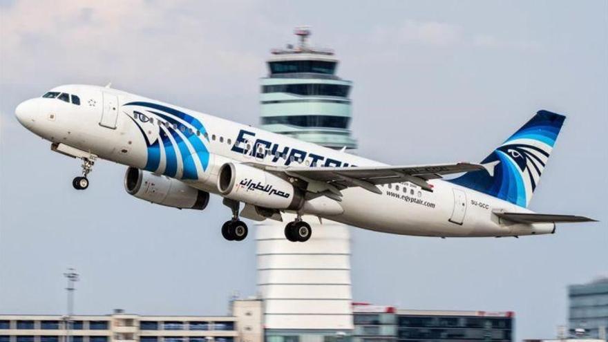 Halladas trazas de explosivos en restos de víctimas del avión de Egyptair que se estrelló en el Mediterráneo