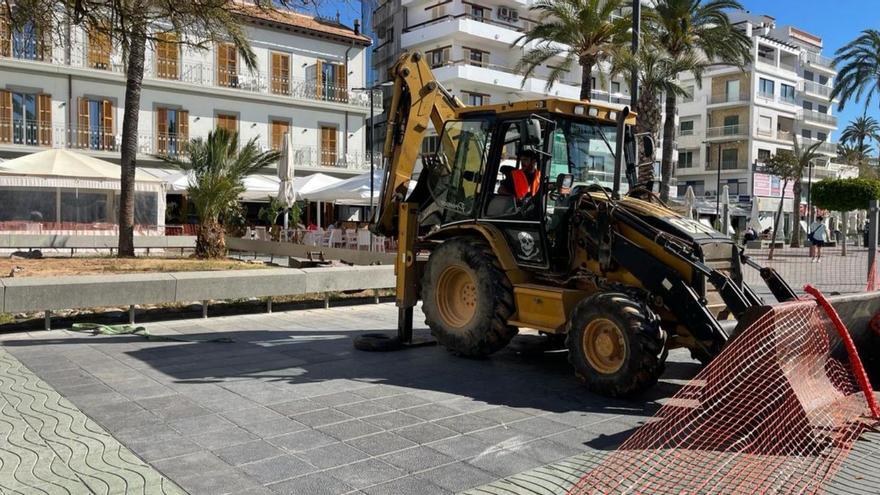 Retirada la jardinera del monumento al pescador en Sant Antoni