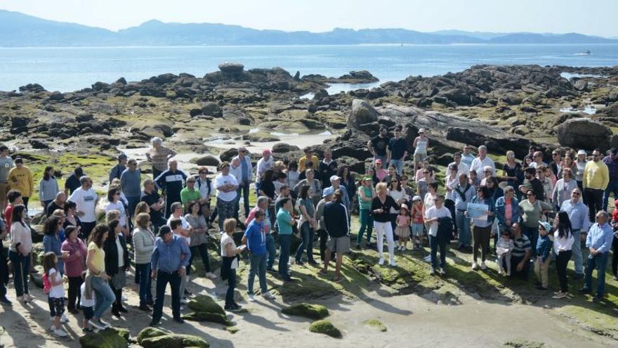 Los vecinos exigen al gobierno de Sanxenxo &quot;que cumpla su programa&quot; y regenere A Carabuxeira