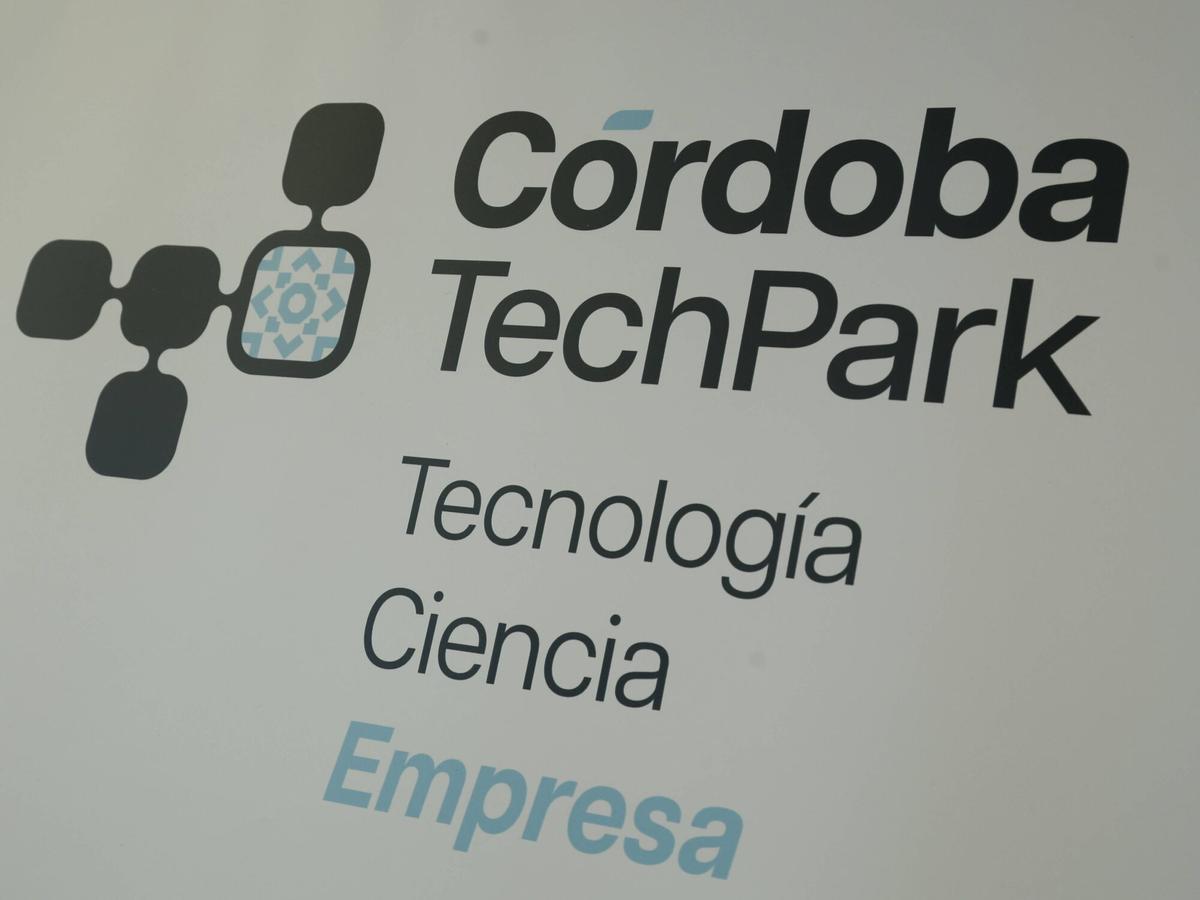 A.J.González Córdoba Juan Antonio Caballero José María Bellido, junto al consejero de Universidad, Investigación e Innovación, José Carlos Gómez Villamandos, participan en la presentación de la nueva imagen corporativa del Parque Tecnológico de Córdoba Córdoba Techpark tech park