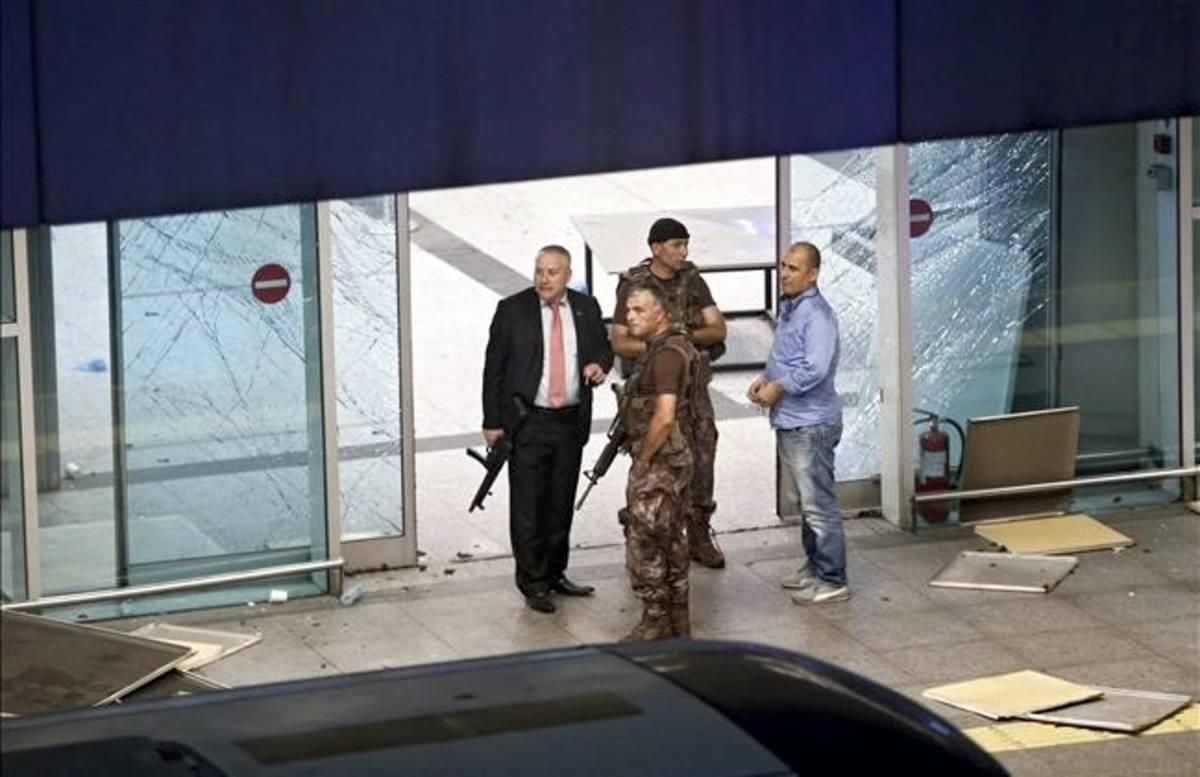 FOTOS: Atentado en el aeropuerto de Estambul