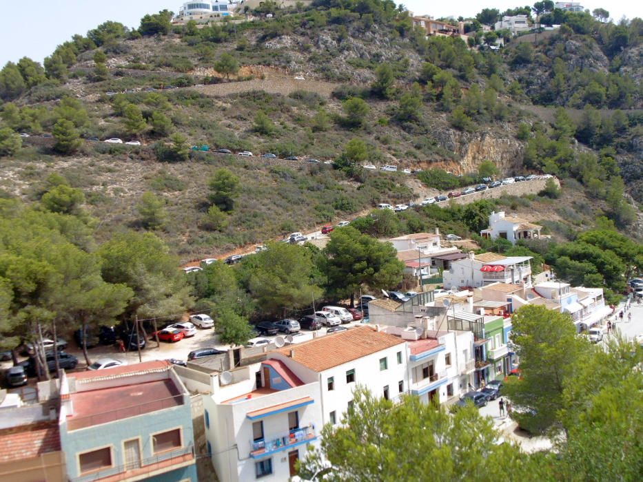 La cala de la Granadella de Xàbia, a reventar