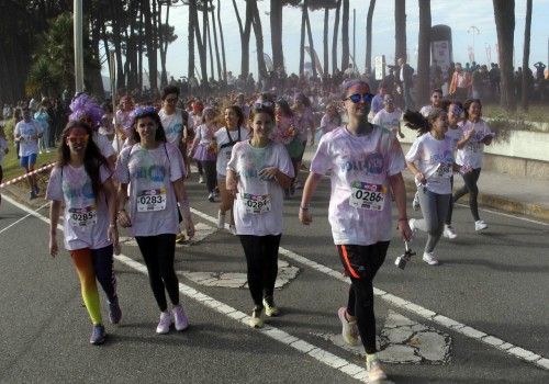 Samil se tiñe de múltiples colores con la Holi Run