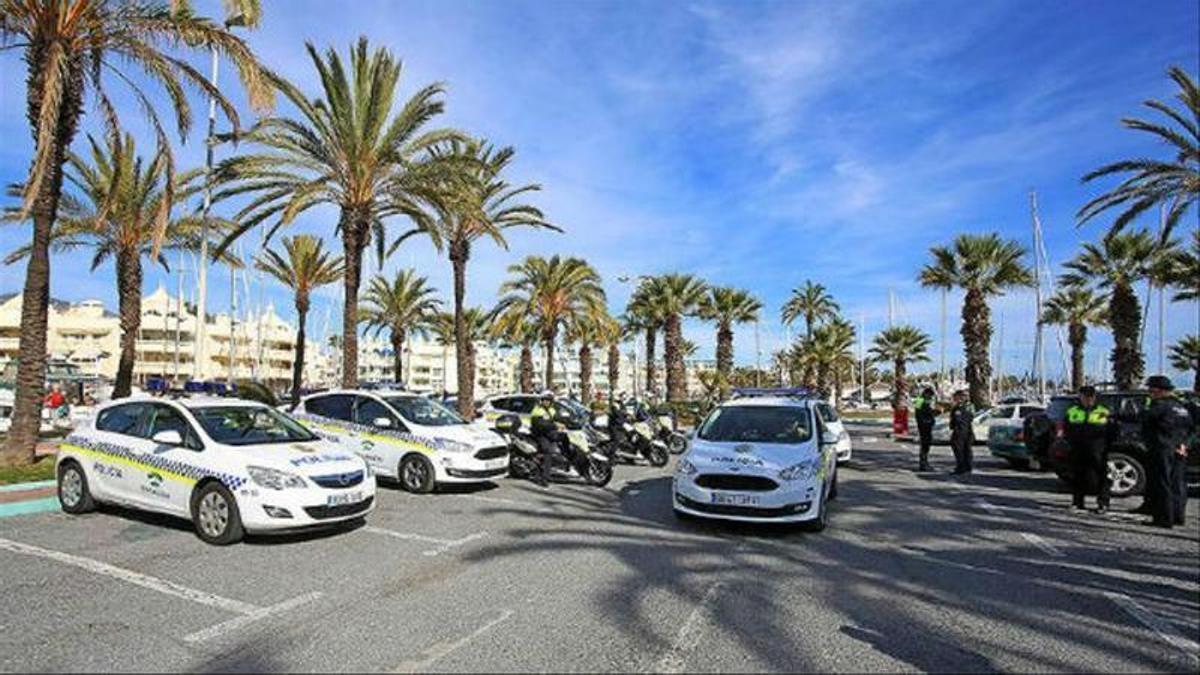 Imagen de parte de la flota de la Policía Local de Benalmádena.