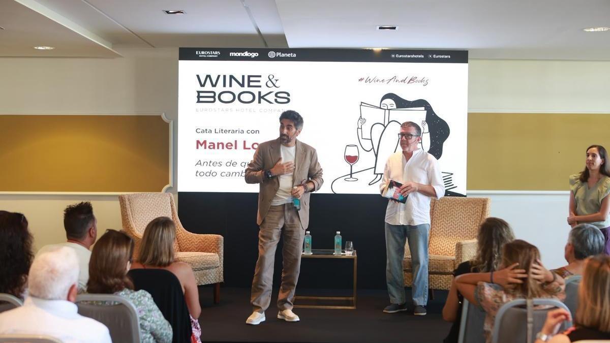 Un momento del encuentro del autor en O Grove.