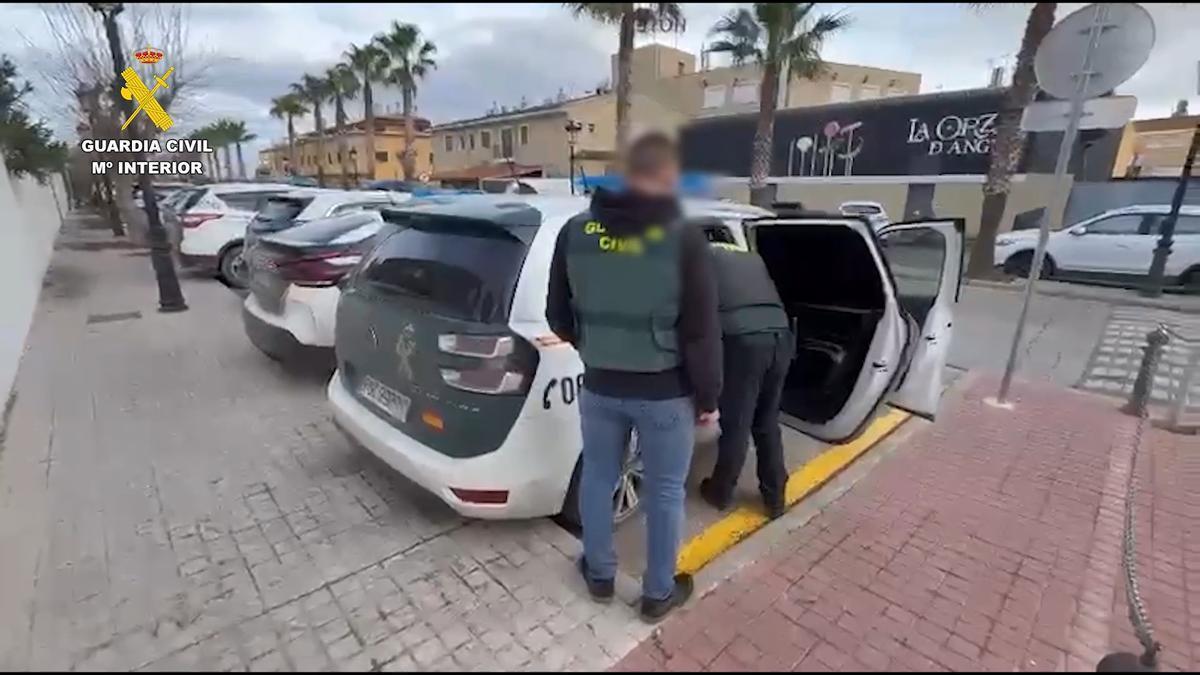 Detenidos por robar 3.500 kilos en una nave de Chiva