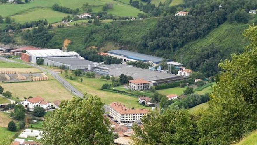 Vista aérea de la sede principal de Surco Interiors, localizada en Azpeitia (Guipúzcoa).