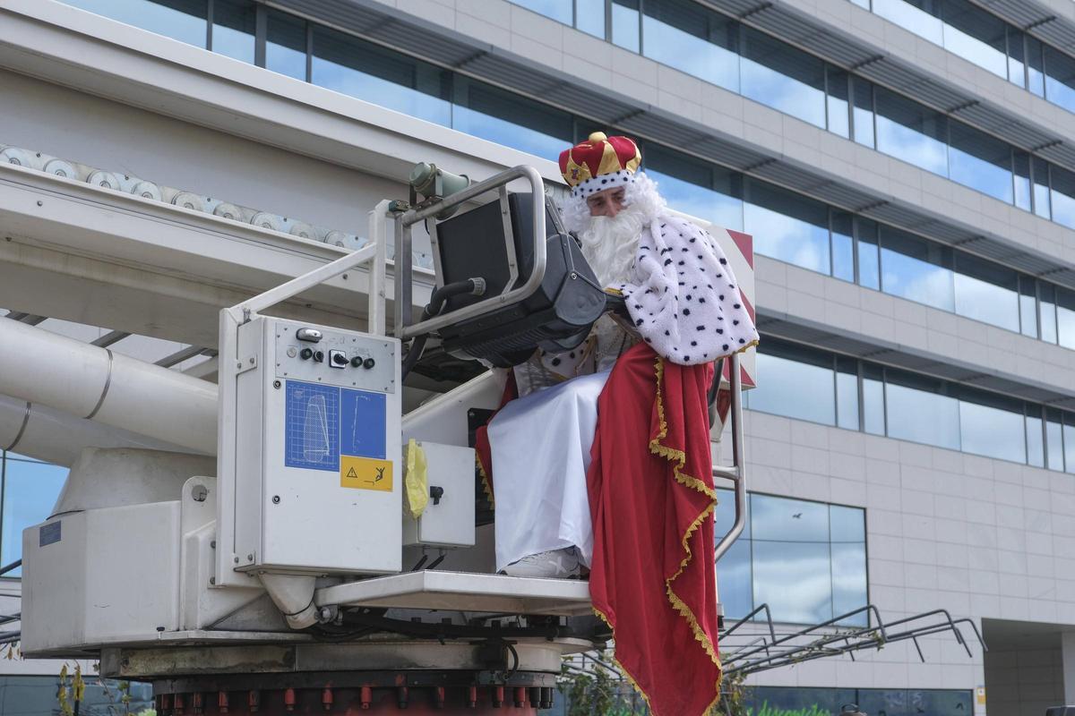 Los Reyes Magos visitan el CHUO