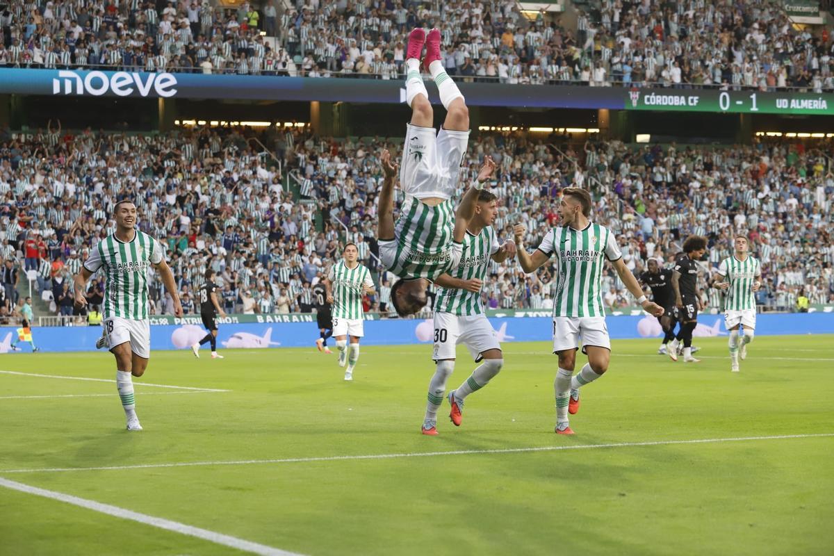 Jacobo celebra el gol del empate del Córdoba CF.
