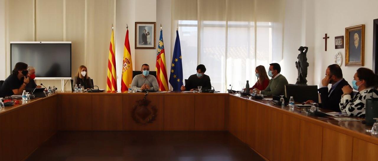 El alcalde de Vila-real, José Benlloch, ha convocado la junta de portavoces para dar a conocer el plan especial de ayuda al pueblo ucraniano y recoger sus ideas.