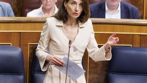 La ministra de Justicia, Pilar Llop, interviene durante una sesión de control al Gobierno en el Congreso de los Diputados.