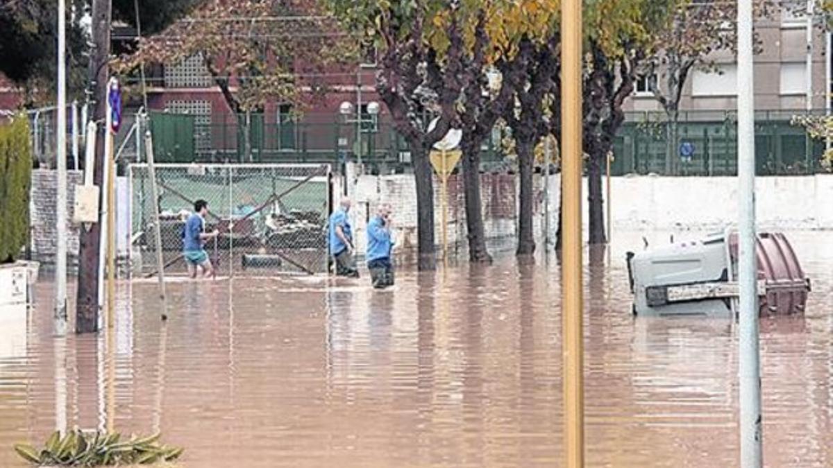 Inundaciones en Calafell Platja, ayer por la mañana.
