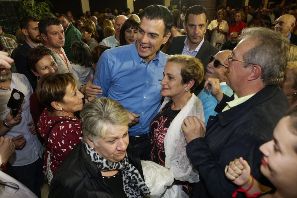 Pedro Sánchez participa en la Fiesta de la Rosa en Oviedo