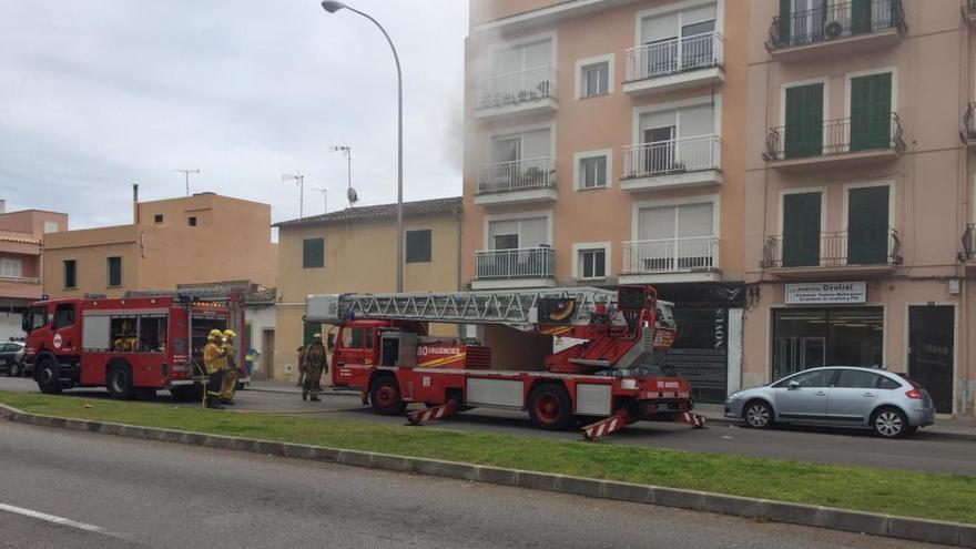 Extinguen un incendio en una cocina de un domicilio de Palma