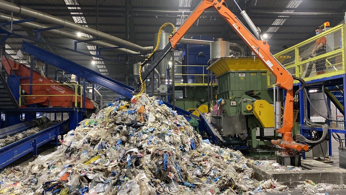 Genepol transforma residuos plásticos en nuevos productos.