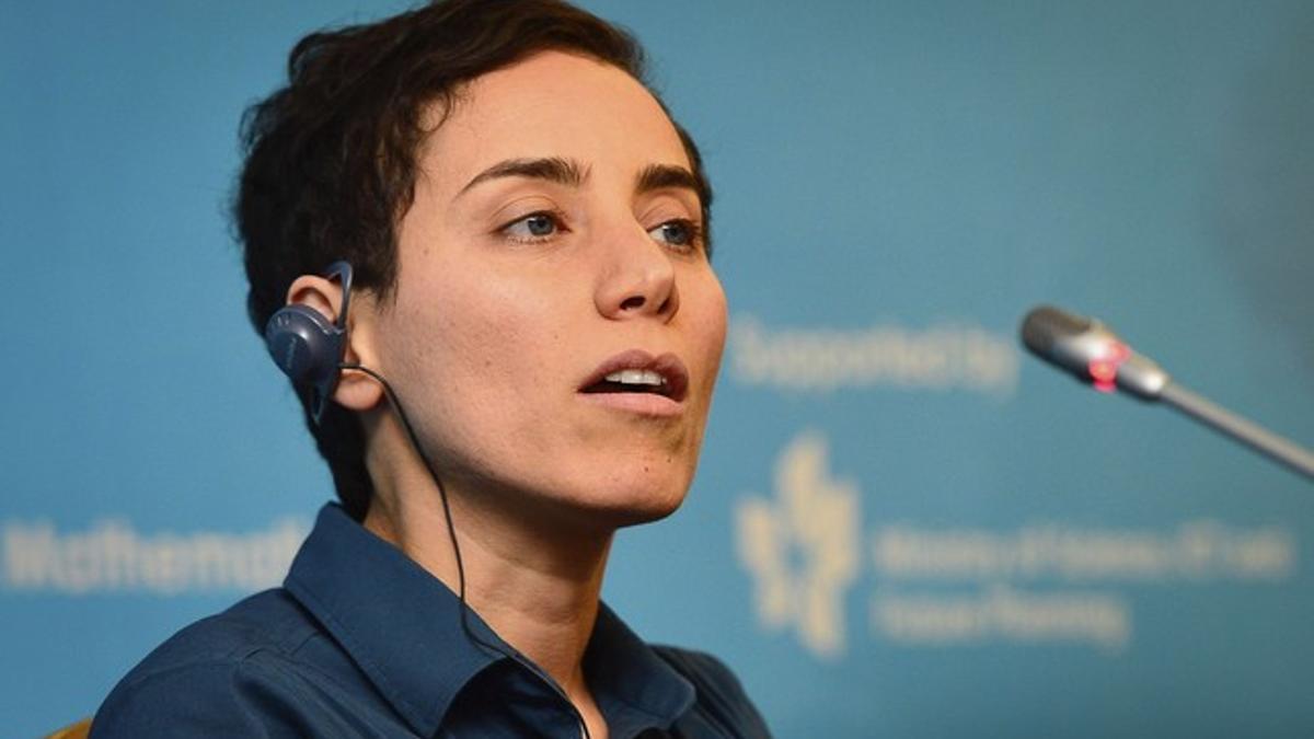 La matemática de origen iraní Maryam Mirzakhani habla durante la conferencia de prensa el 13 de agosto de 2014