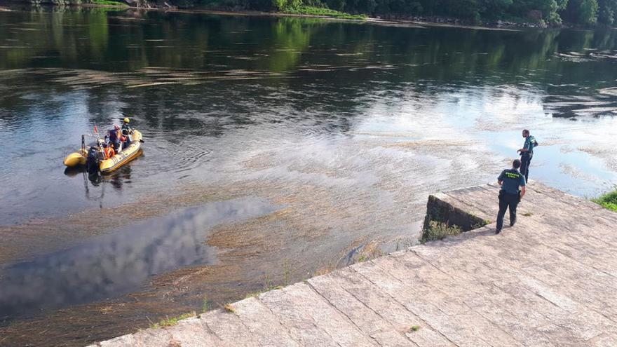 Dispositivo de búsqueda en el río Miño // FARO