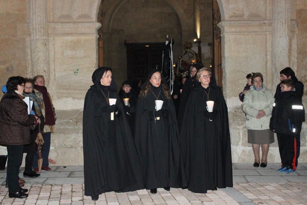 Fuentesaúco acompaña a la Virgen de los Dolores