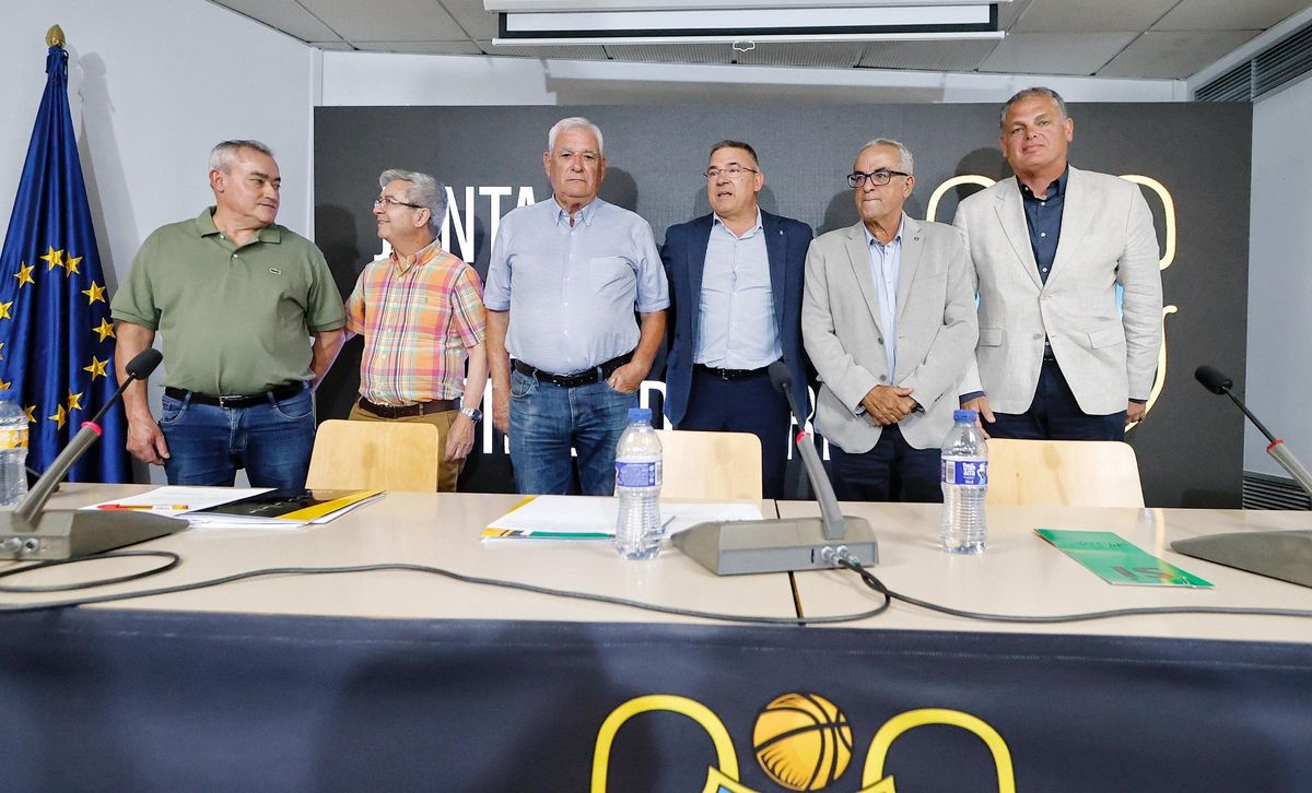 Varios de los integrantes del anterior consejo de administración del CB Canarias