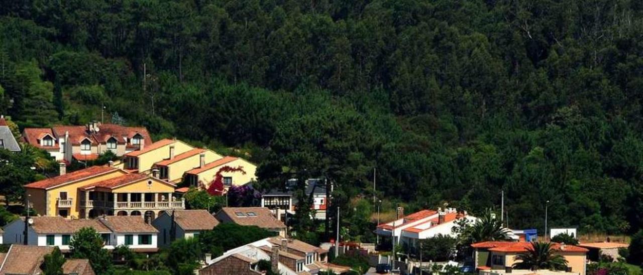 Una vista aérea de la zona turística de San Vicente do Mar, en O Grove. // Iñaki Abella