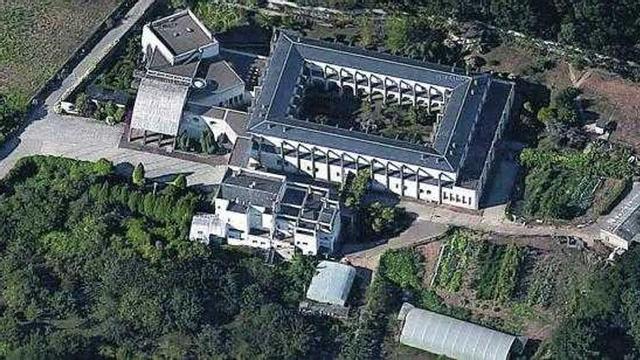 Vista aérea del convento de las Hermanas Clarisas Capuchinas. / la opinión