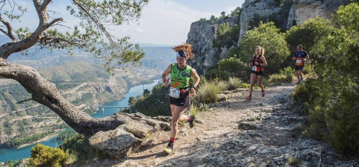 Medio millar de corredores en el Trail de Cortes de Pallàs