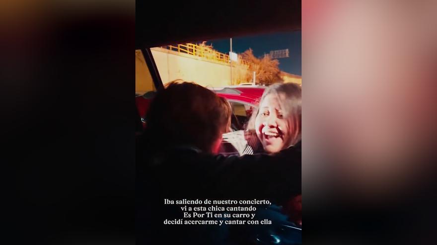 La sorpresa de Juanes a una fan que iba cantando una canción suya en el coche
