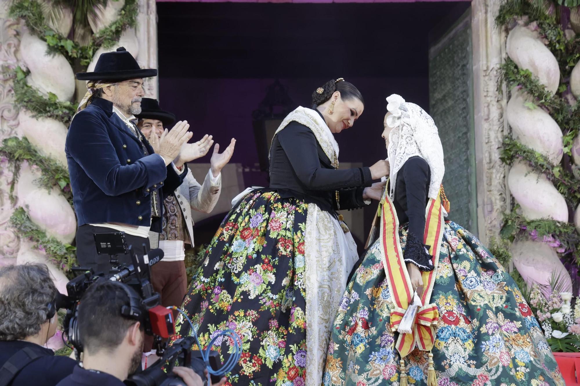 Las Hogueras de Alicante proclaman a su Bellea del Foc infantil 2025 y a sus damas