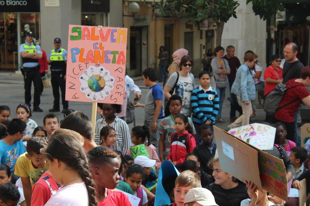 Escolars de Figueres contra el canvi climàtic